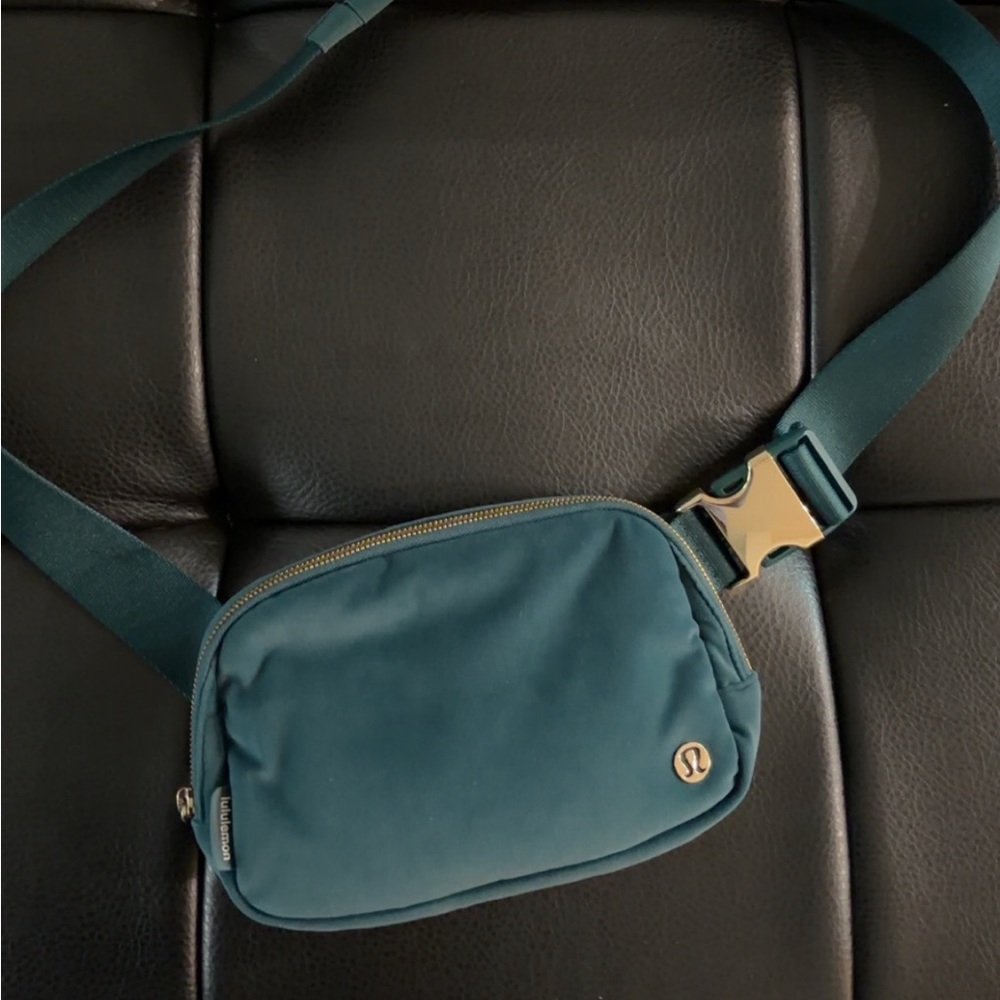 lululemon athletica Everywhere Belt Bag